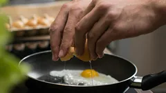 Die geheime Zutat für Rührei: Geben Sie sie hinzu – und der Geschmack wird perfekt