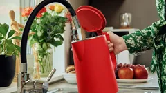 Die meisten machen beim Wasserkocher einen Fehler: Das solltest du nie tun