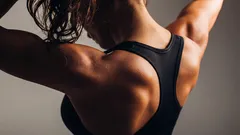 Klimmzüge ohne Stange: 3 Übungen für einen starken Rücken, ohne das Haus zu verlassen